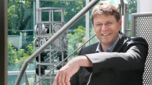 Horst Warncke feiert 40-Jähriges Jubiläum bei Oticon - und verabschiedet sich in den Ruhestand